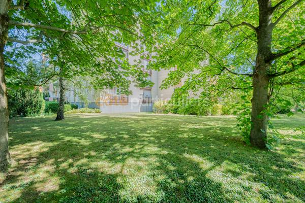 Vente
                Appartement94 m² - 5 Pièces -
                    SAINT GERMAIN EN LAYE (78100)
