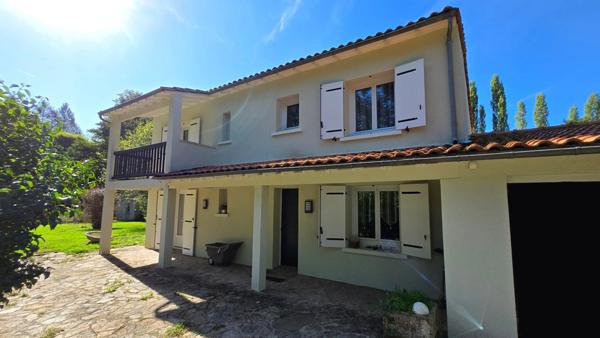 Charmant Pavillon 6P + Garages + Piscine - Environnement verdoyant