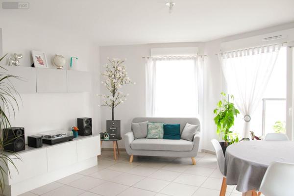 Appartement à vendre à Vaulx-en-Velin dans le Rhône (69120), ref : T3 VAULX EN VELIN