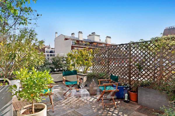 Paris XV – Dernier étage avec terrasse et rooftop végétalisés