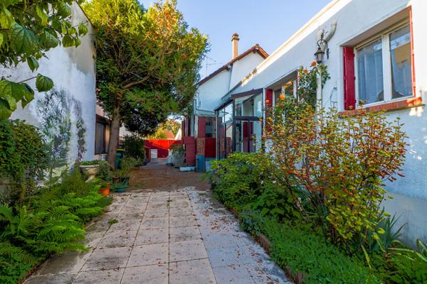 Maison Nevers 118 m2, 3 chambres, secteur Aquabalt, 2h30 PARIS, proche commerces et écoles, NEVERS, garage, cave