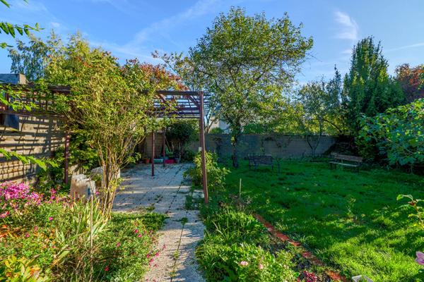 Maison Nevers 118 m2, 3 chambres, secteur Aquabalt, 2h30 PARIS, proche commerces et écoles, NEVERS, garage, cave