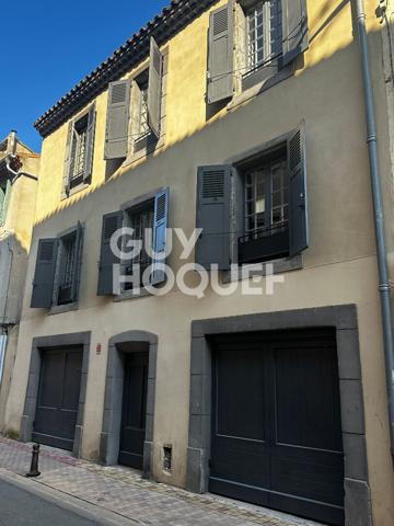 CARCASSONNE - Grande maison de ville avec cour et garage