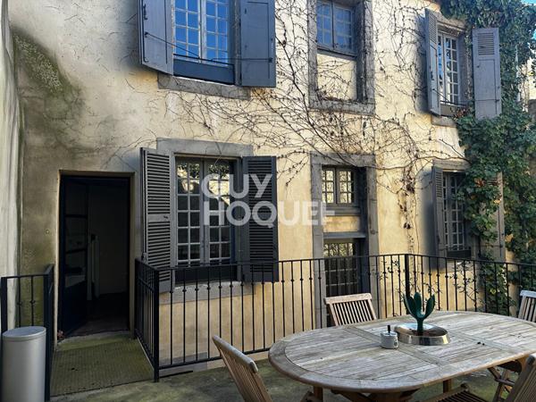 CARCASSONNE - Grande maison de ville avec cour et garage