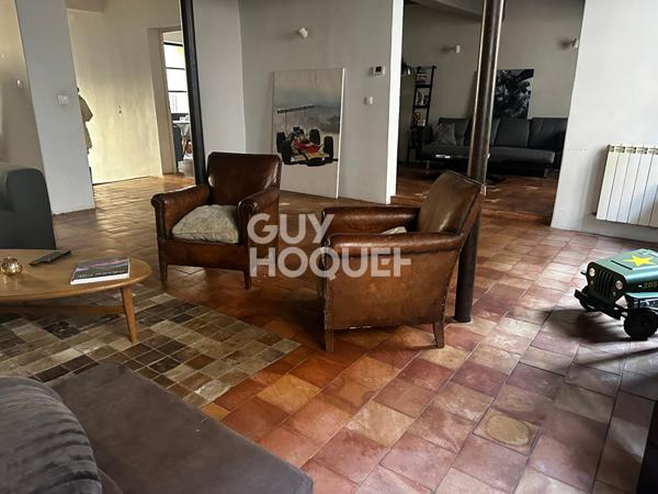 CARCASSONNE - Grande maison de ville avec cour et garage