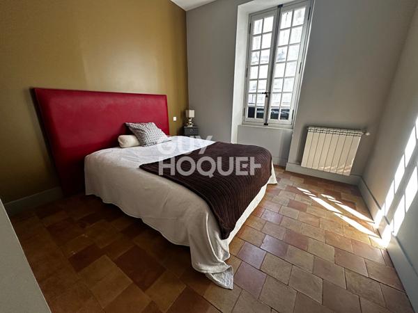 CARCASSONNE - Grande maison de ville avec cour et garage