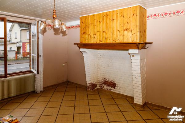 MONTHOIS, une maison à usage d'habitation.