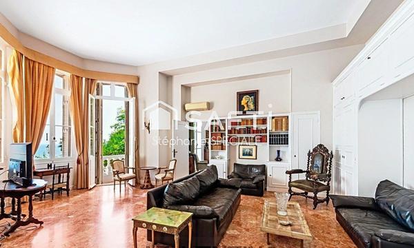 Appartement 6 pièces dans Château vue mer