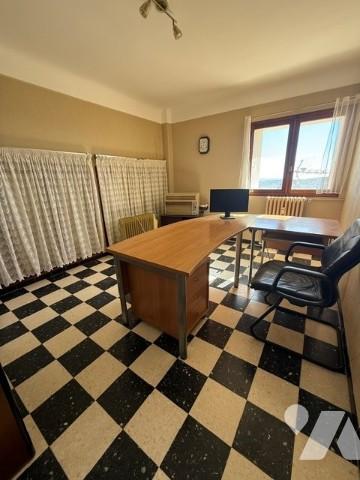 Situé au cœur du quartier très recherché du Faron, découvrez ce spacieux appartement de 87 m²
