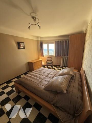 Situé au cœur du quartier très recherché du Faron, découvrez ce spacieux appartement de 87 m²