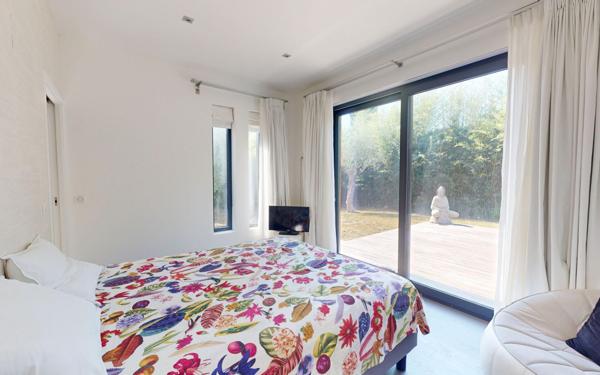 Maison à vendre    5 pièces • 273,49 m2 Mougins