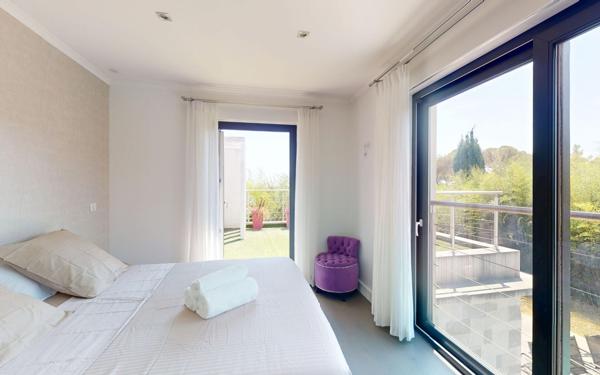 Maison à vendre    5 pièces • 273,49 m2 Mougins