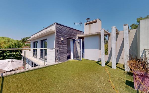 Maison à vendre    5 pièces • 273,49 m2 Mougins