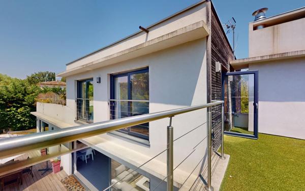 Maison à vendre    5 pièces • 273,49 m2 Mougins