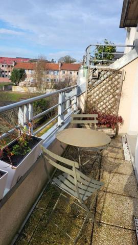 Appartement standing 4 chambres, terrasse dans résidence sécurisée