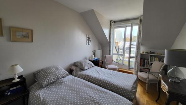 Appartement standing 4 chambres, terrasse dans résidence sécurisée