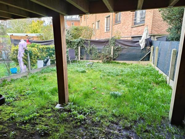 Tourcoing bordure de mouvaux, maison des années 60 avec 3 chs, jardin, garage et place de parking privative!
