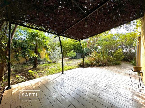 Vers Sainte Anne , calme et proche de toutes commodités