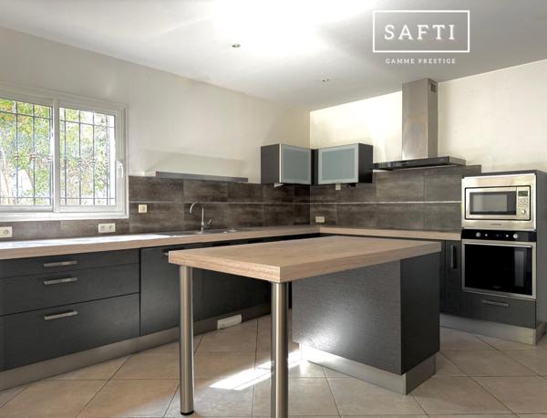 Vers Sainte Anne , calme et proche de toutes commodités