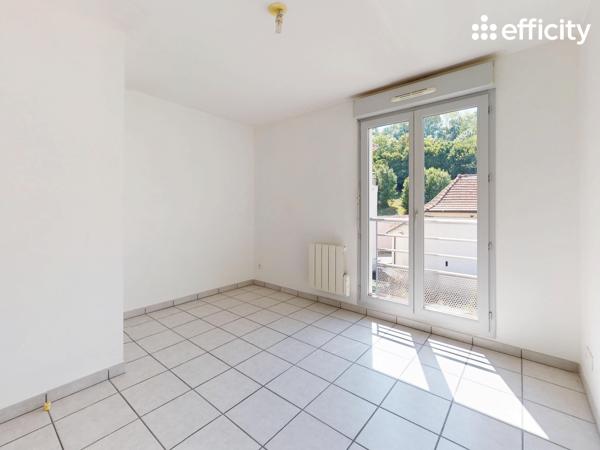 Appartement
         3 pièces
        - 64 m² Exclusivité 150 000 € *