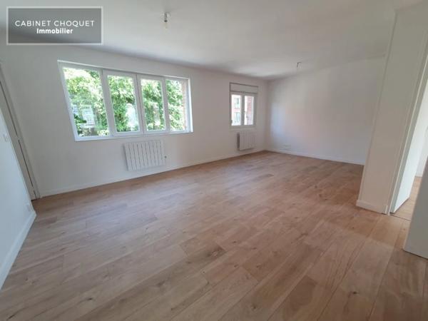 F3 ENTIEREMENT RENOVEE A LOUER - LILLE MONT DE TERRE - 53.5 m 2 - 770 € charges comprises par mois