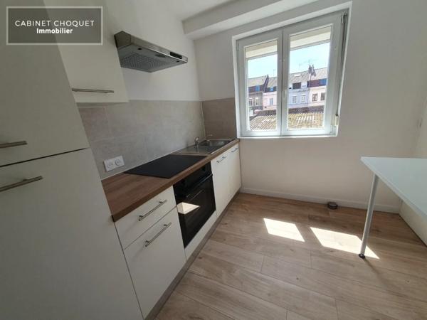 F3 ENTIEREMENT RENOVEE A LOUER - LILLE MONT DE TERRE - 53.5 m 2 - 770 € charges comprises par mois