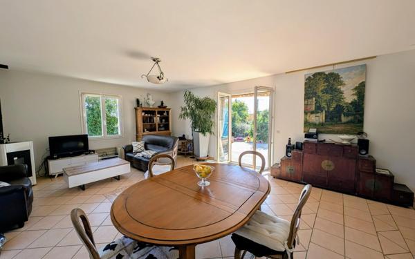 Maison à vendre    5 pièces •  Pouzolles