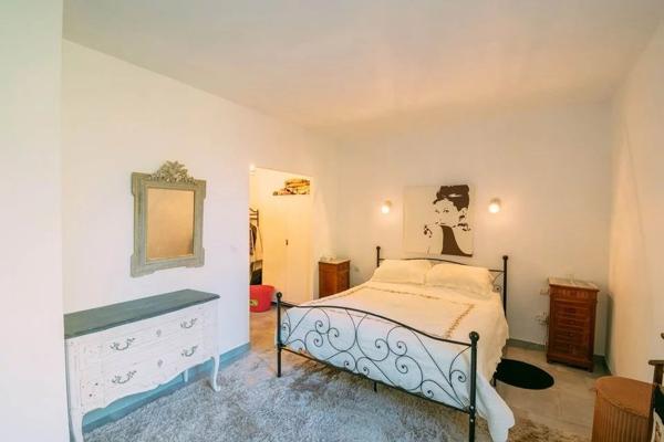 Moulin du 18ème siècle avec 5 chambres, une maison indépendante et un parc