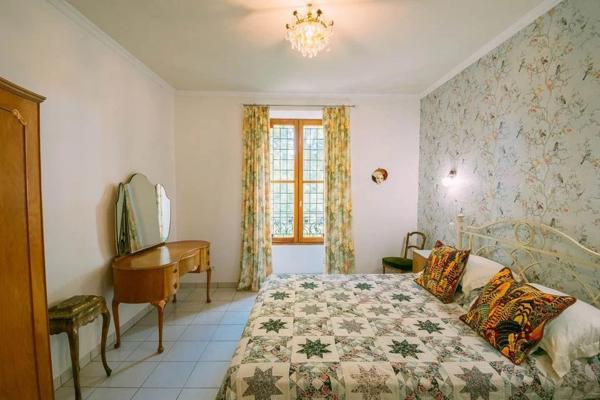 Moulin du 18ème siècle avec 5 chambres, une maison indépendante et un parc