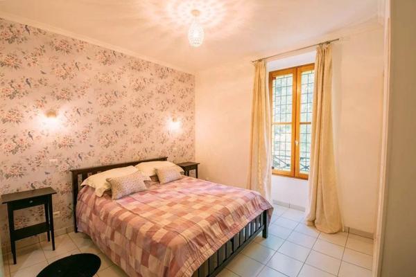 Moulin du 18ème siècle avec 5 chambres, une maison indépendante et un parc