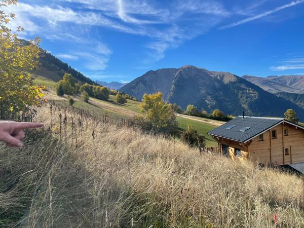 ALBIEZ-MONTROND Savoie 73 Terrain 870 m² vue panoramique