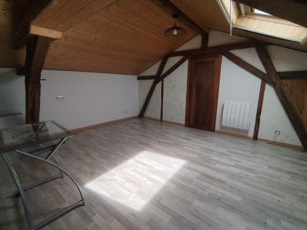 Vente maison de ville Chauvigny (86300), 131.00m² avec 5 pièce(s) dont 3 chambre(s) sur 143.00m² de terrain. La Bruyere Immobilier