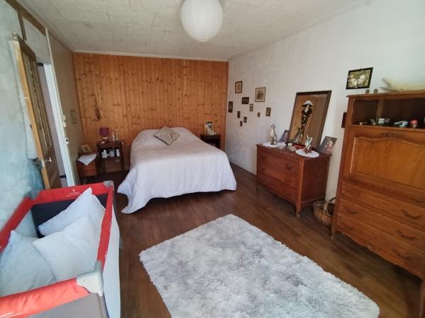 Vente maison de ville Chauvigny (86300), 131.00m² avec 5 pièce(s) dont 3 chambre(s) sur 143.00m² de terrain. La Bruyere Immobilier