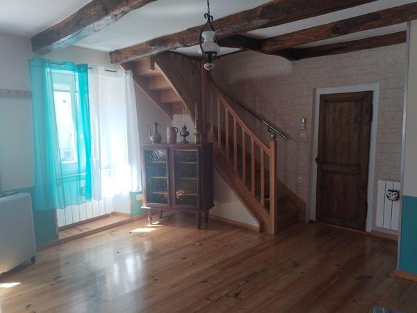 Vente maison de ville Chauvigny (86300), 131.00m² avec 5 pièce(s) dont 3 chambre(s) sur 143.00m² de terrain. La Bruyere Immobilier