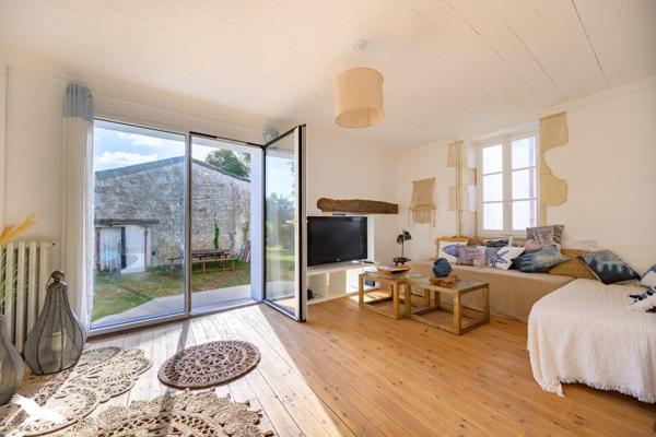 Maison à vendre |  Nieul-sur-Mer |  8 pièces | 295 m²