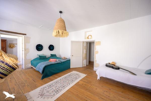 Maison à vendre |  Nieul-sur-Mer |  8 pièces | 295 m²