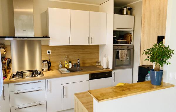 Très bel appartement de 2017 avec 2 chambres et grande terrasse