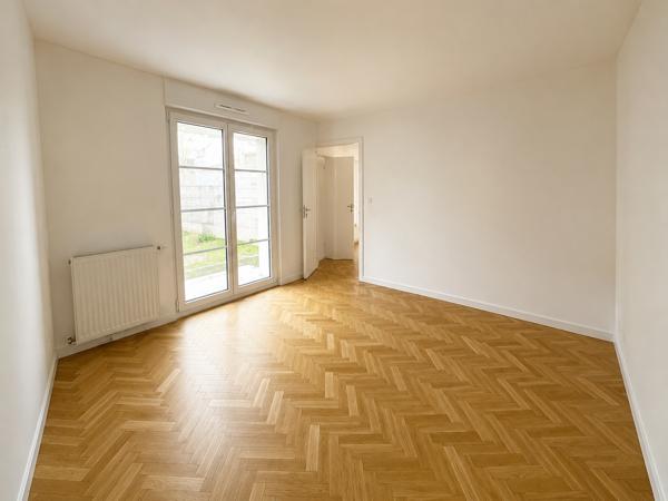 Appartement
         3 pièces
        - 54 m² 385 000 € *