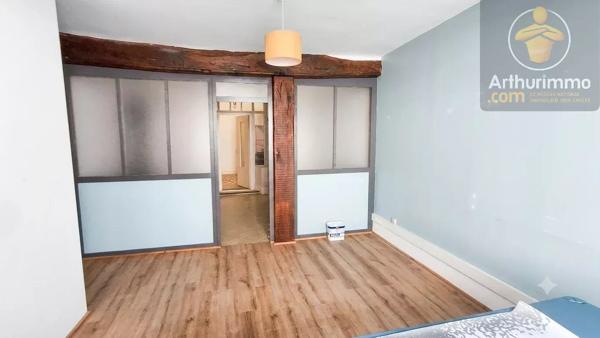 Location                                                      Bureau
                        
                     3 pièces                      47 m2                     à Beaugency