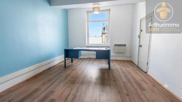 Location                                                      Bureau
                        
                     3 pièces                      47 m2                     à Beaugency