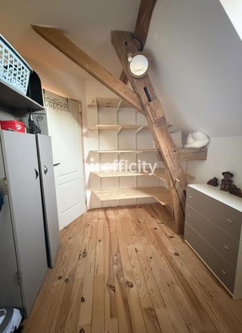 Maison
         6 pièces
        - 178 m² 270 500 € *