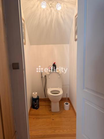 Maison
         6 pièces
        - 178 m² 270 500 € *