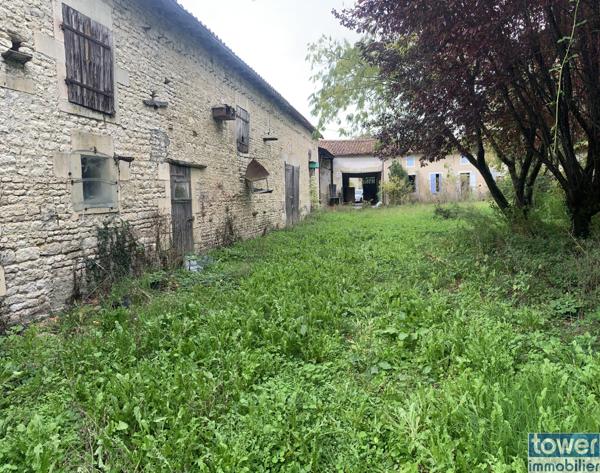 CRESSE 17160 - Maison 100 m² avec dépendances 500 m² sur un parc de 3000 m² env.