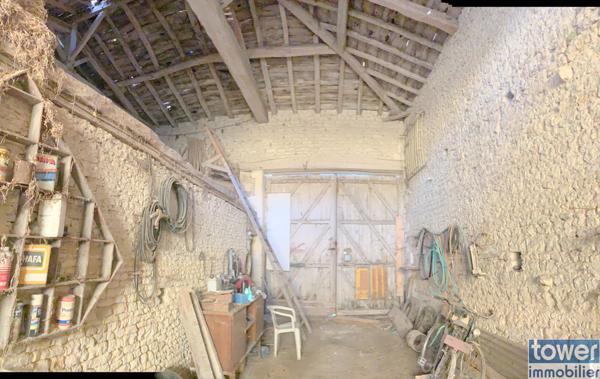 CRESSE 17160 - Maison 100 m² avec dépendances 500 m² sur un parc de 3000 m² env.