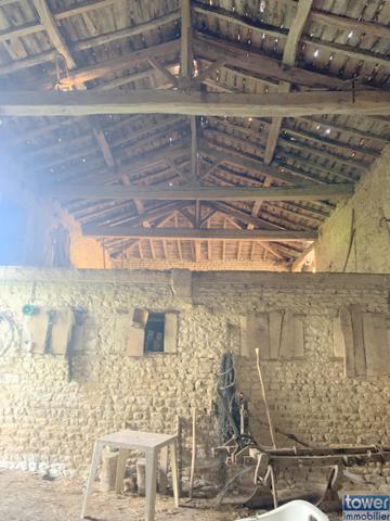 CRESSE 17160 - Maison 100 m² avec dépendances 500 m² sur un parc de 3000 m² env.