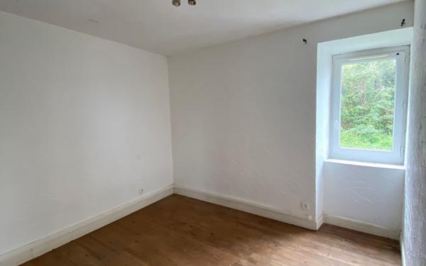 Maison à vendre    7 pièces •  Louvie-Juzon