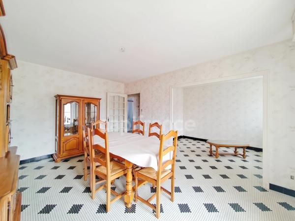 CHATENOY LE ROYAL (71) Maison à vendre de 107 m² 5 pièces terrain de 470 m² garage et dépendance !