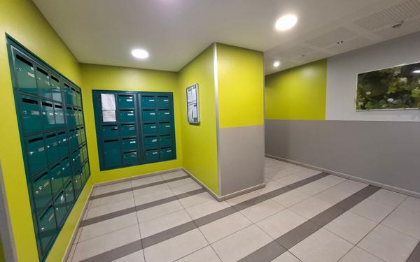 Appartement à vendre    2 pièces •  Saint-Fons