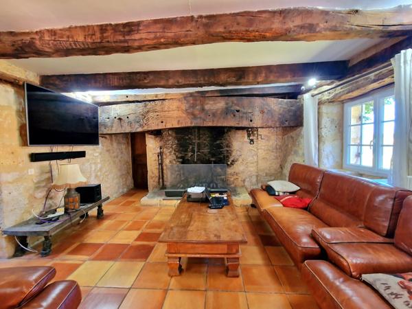 Ferme traditionnelle avec piscine et terrasses