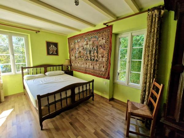 Ferme traditionnelle avec piscine et terrasses